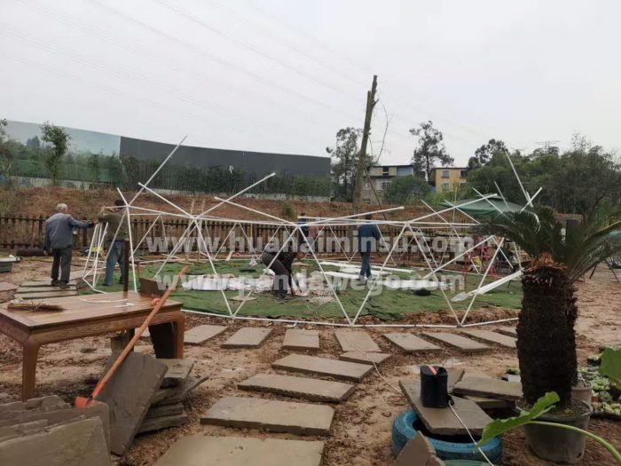 学习星空球形帐篷的安装步骤