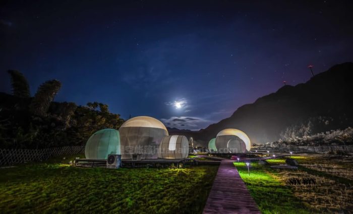 西藏林芝星空房泡泡屋，体验大峡谷与雪域高原